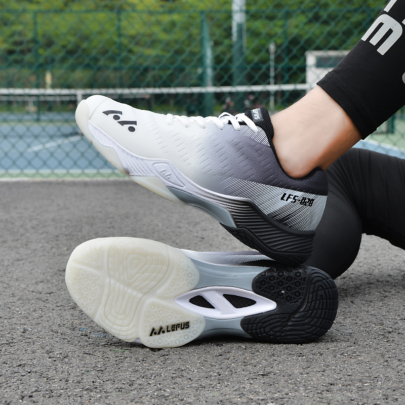 أحذية كرة الريشة للرجال أصلية  - مراجعة Badminton Xxl وسعره